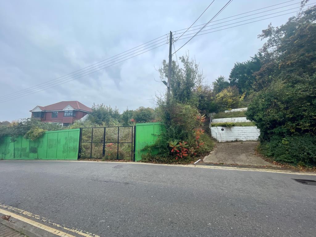 Lot: 70 - PLANNING FOR DEVELOPMENT OF 36 FLATS AND LAPSED PLANNING FOR CARE HOME - Two adjacent sites with planning